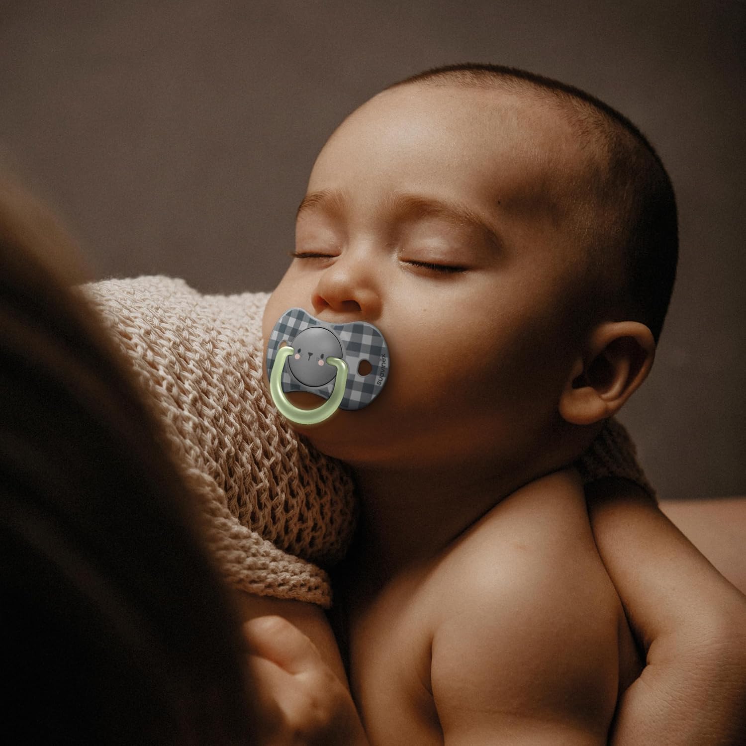 Suavinex Night Glow-in-the-Dark Physiological Soother with SX Pro Teat - Suavinex baby product